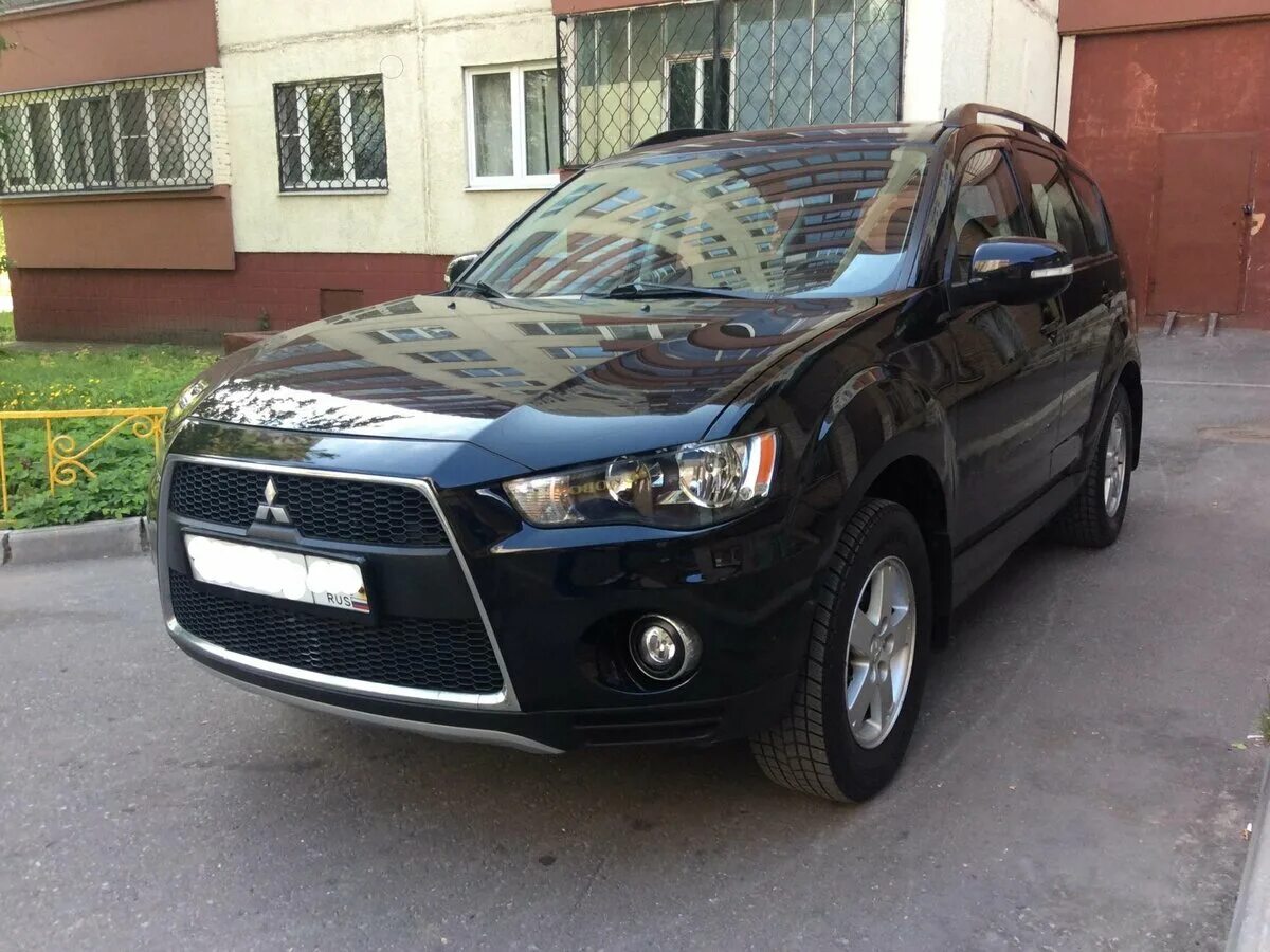 Mitsubishi Outlander 2 Рестайлинг 2008. Mitsubishi Outlander 2 Рестайлинг 2010. Mitsubishi Outlander 2 кузов. Mitsubishi Outlander II Рестайлинг 2.0 CVT (147 Л.С.) С пробегом.