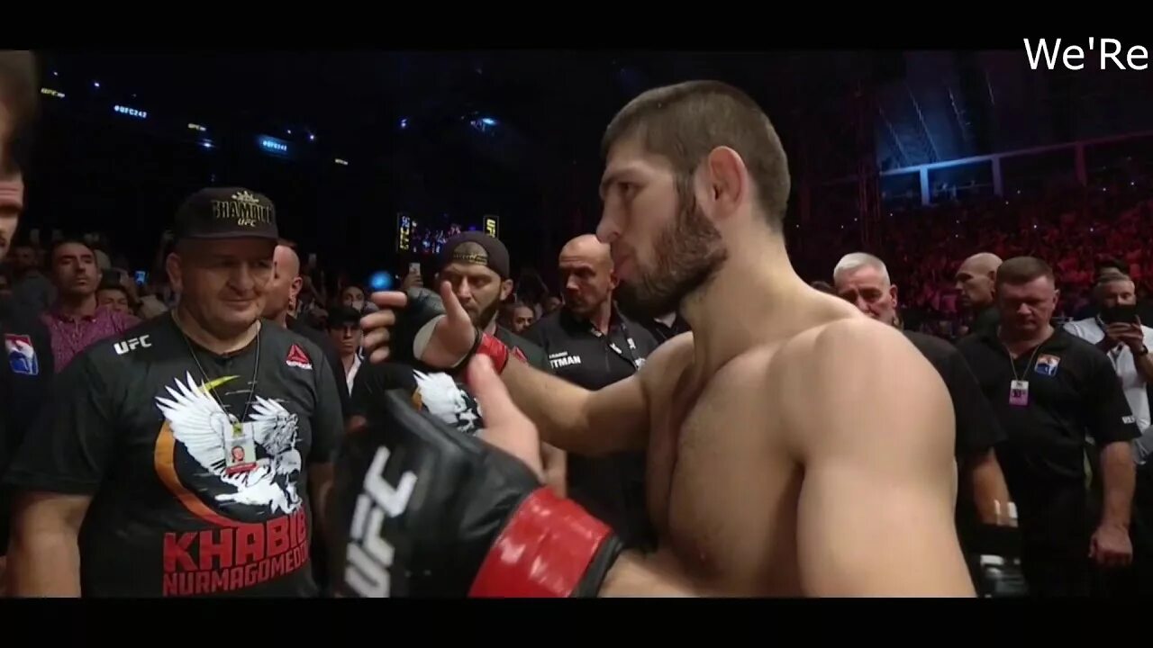 Фото хабиба под музыку. С каким флагом выходит хабиб. Сабина пел песня хабиба. Песня дискотека хабиб. Выход хабиба.