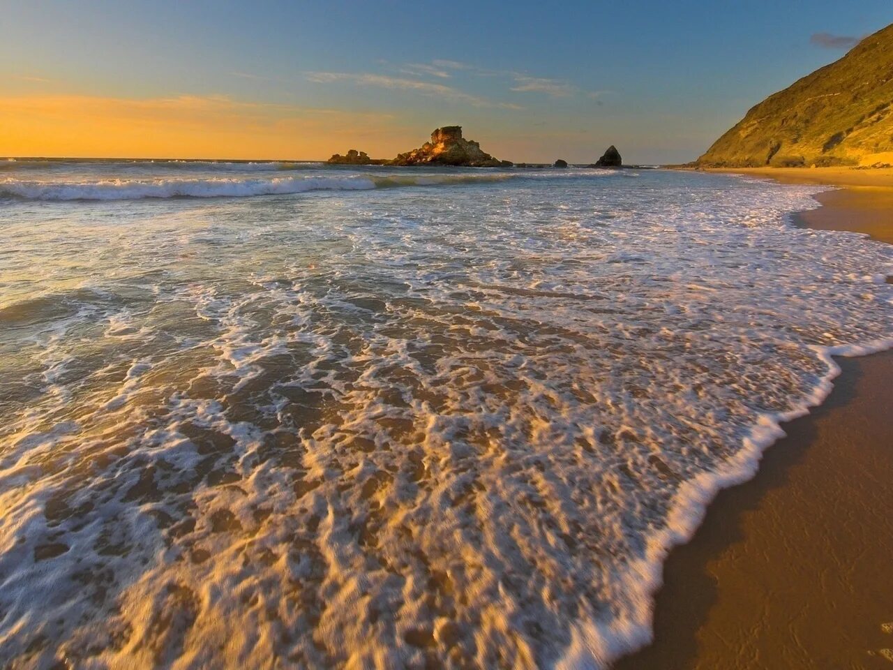 три моря омывающие россию. моря название морей. средние и наибольшие глубины океанов. океан. россия омывается 3 океанами.