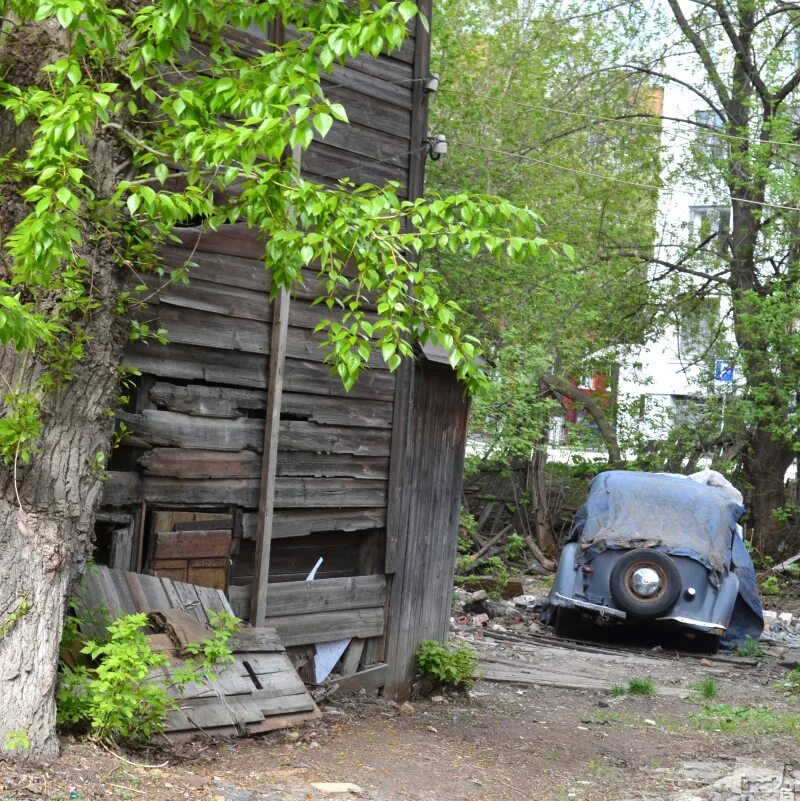На задворках жизни. На задворках жизни. Кафе на задворках. Почаинская 17 нижний новгород. Задворки.