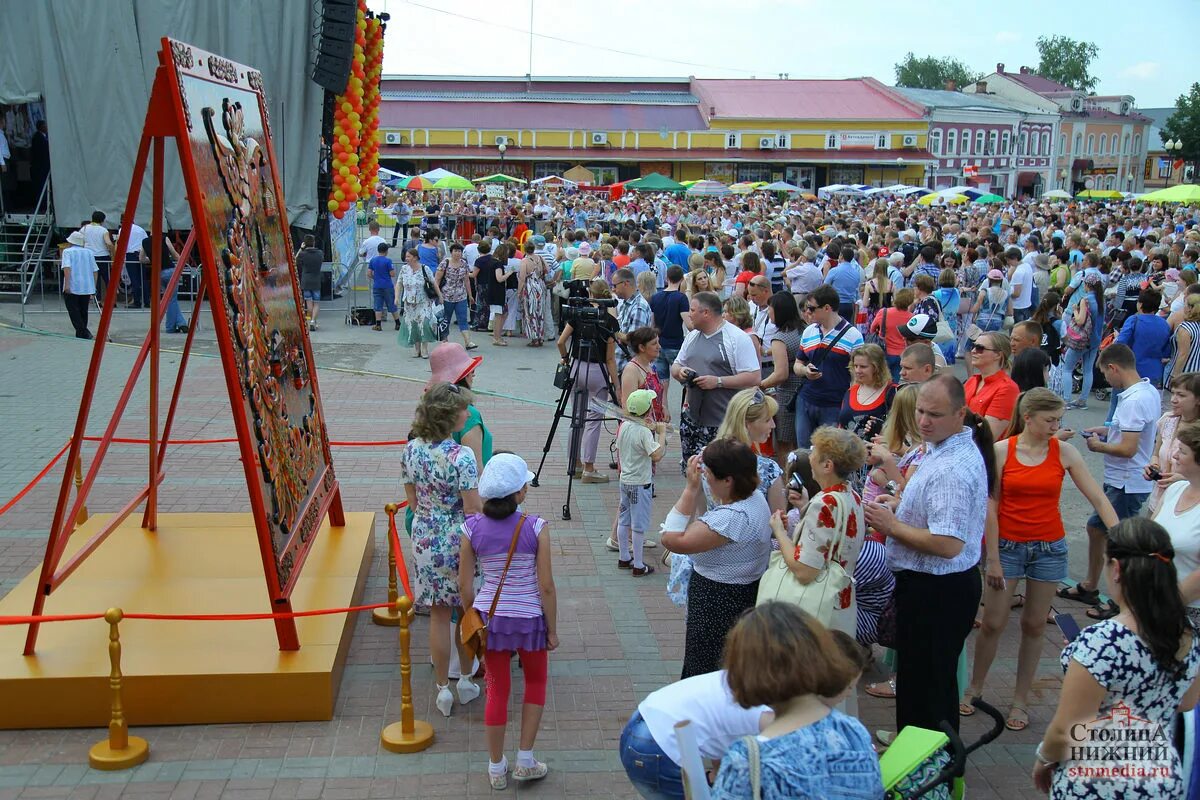 Город семенов нижегородская область новости. Фестиваль золотая хохлома. золотая хохлома город семенов. фестиваль хохломы.
