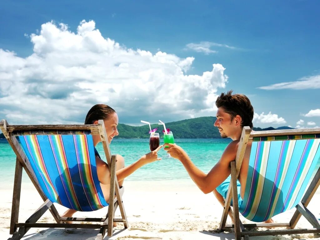 под пальмой. море туры туры июль. анталия курорт с семьей. отпуск у моря. отдых картинки.