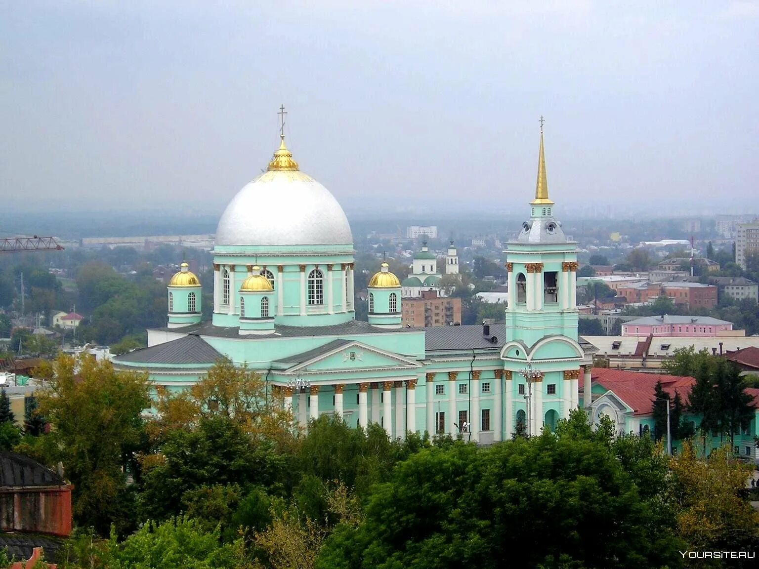 Знаменский кафедральный собор Курск. Знаменский собор Курск купол. Курский Знаменский Богородицкий монастырь. Курск Знаменский собор летом