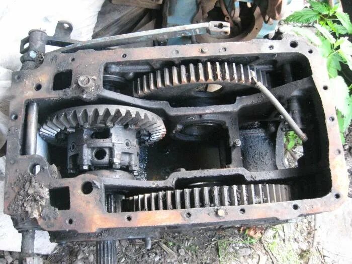 Задний мост трактора мтз 82. Трактор мтз 82 задний мост схема. Мтз 82 задний. Бортовая заднего моста мтз 82. Мтз 1221 задний мост с кпп.