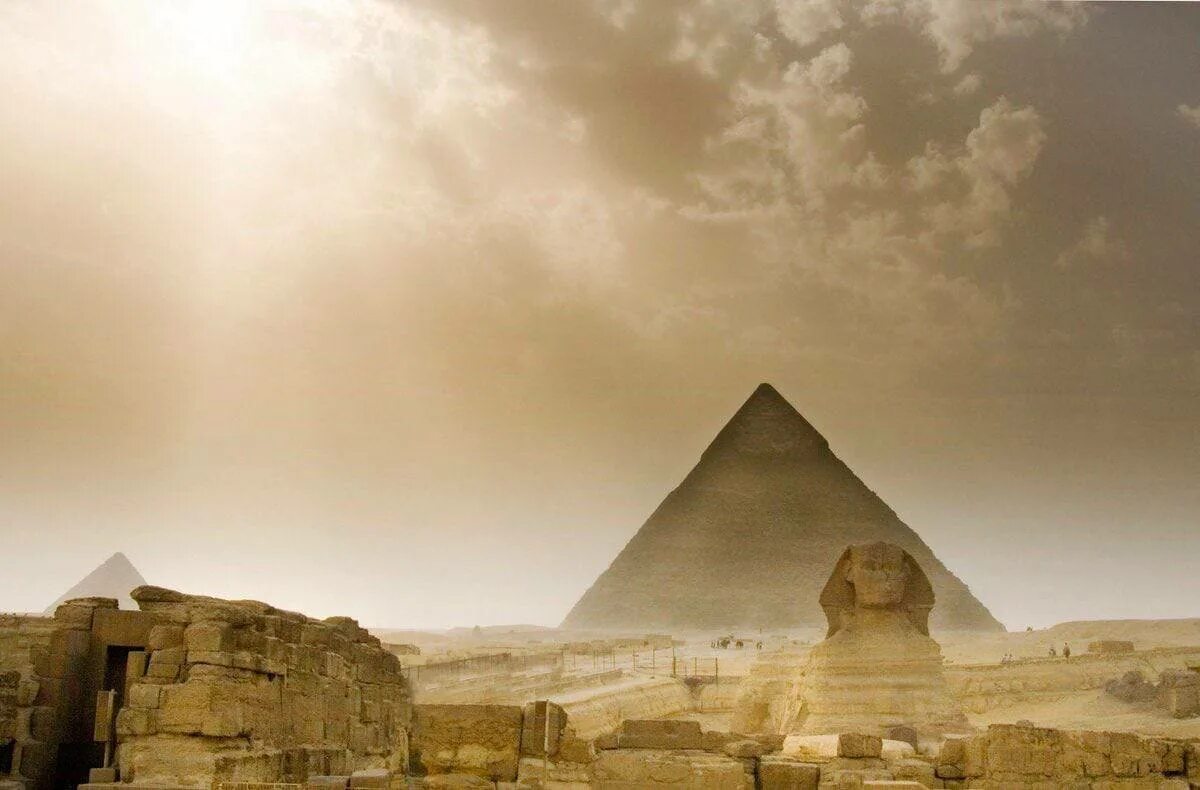 Древний мир какой. Пирамида Хеопса древний Египет. Пирамида Хеопса сфинкс древний Египет. Пирамиды Гиза в древнем Египте. Африка пирамида Хеопса.