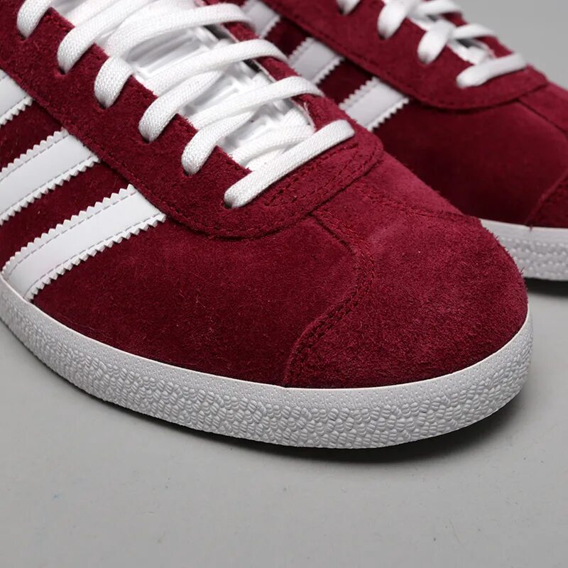 Adidas gazelle gx1729. Кеды адидас женские бордовые. Adidas gazelle женские бордовые. Адидас superstar gazelle бордовый. Gazelle бордовые.