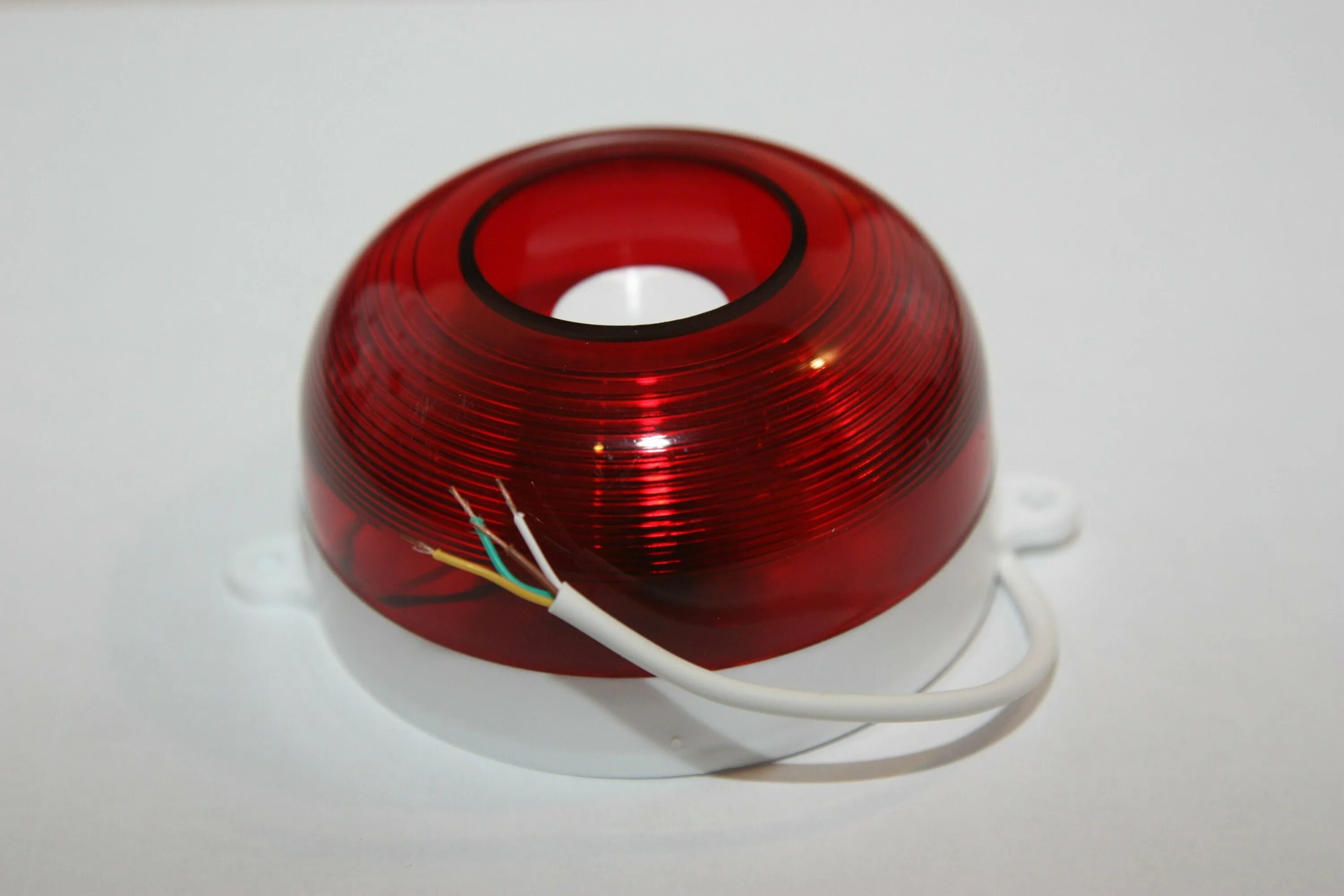 маяк-12кп оповещатель. оповещатель охранно-пожарный комбинированный маяк-24-кпм. оповещатель звуковой 105дб маяк-24-зм. оповещатель комбинированный маяк-12-кп. оповещатель звуковой маяк 12 кп.