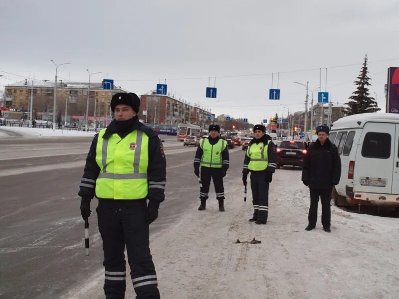 Работа гибдд магнитогорск. Сотрудники ГАИ Магнитогорск. Магнитогорск ГИБДД рейд. ДПС Магнитогорск. Инспектора ГИБДД Челябинска.