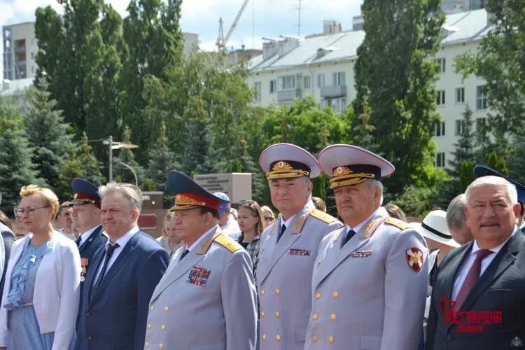 Самарский институт фсин начальник. Командующий спецназом приволжского округа. Кизян александр петрович росгвардия самарская область. Командующий приволжским округом росгвардии. Аэтов самара омон.