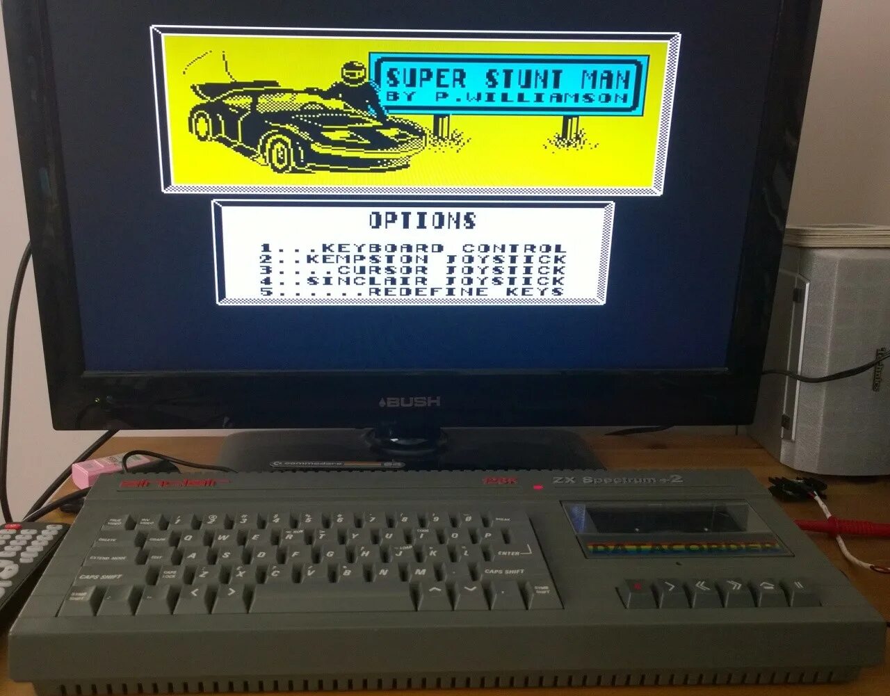 Загрузка спектрум. ZX Spectrum 1982. ZX Spectrum 128k. Компьютер Спектрум ZX. ZX Spectrum к телевизору электроника 401.