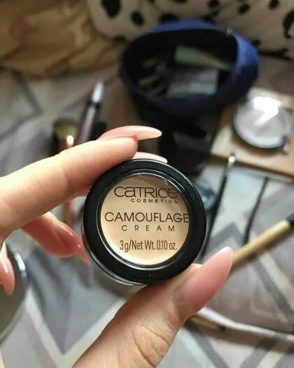 Catrice camouflage cream. Catrice консилер camouflage cream. catrice консилер ultimate camouflage cream свотчи. catrice ultimate camouflage cream оттенки. catrice ultimate camouflage cream 015 025.