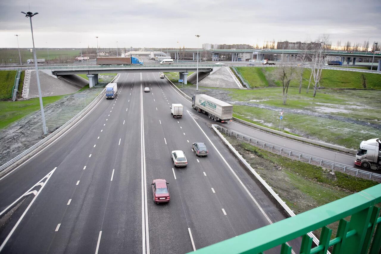 М4 дон на автомобиле. М4 Дон Воронеж. M4 трасса в Москве. Международная трасса м4. Камера трасса м4 Дон 1333км.