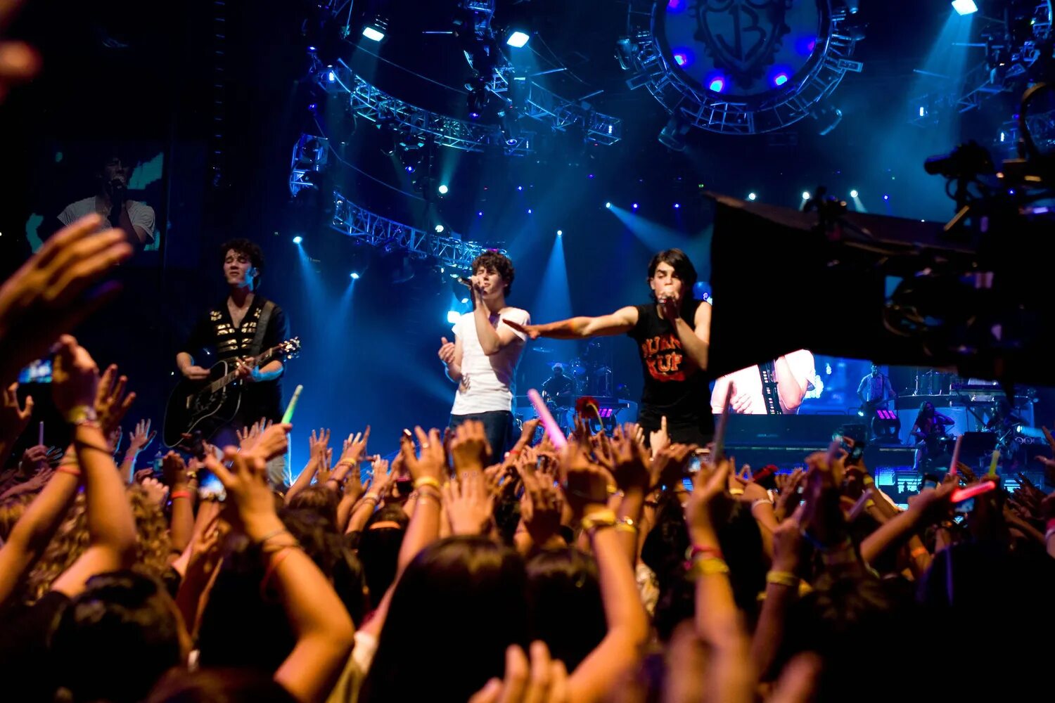 I enjoyed the concert. Jonas brothers concert. концерт братьев джонас. jonas brothers концерт.