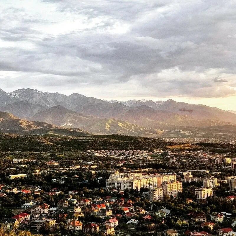 Алматы панорама. Алма-ата казахстан. Алматы казахстан центр города. Алма-ата казахстан. Площадь республики (алма-ата).