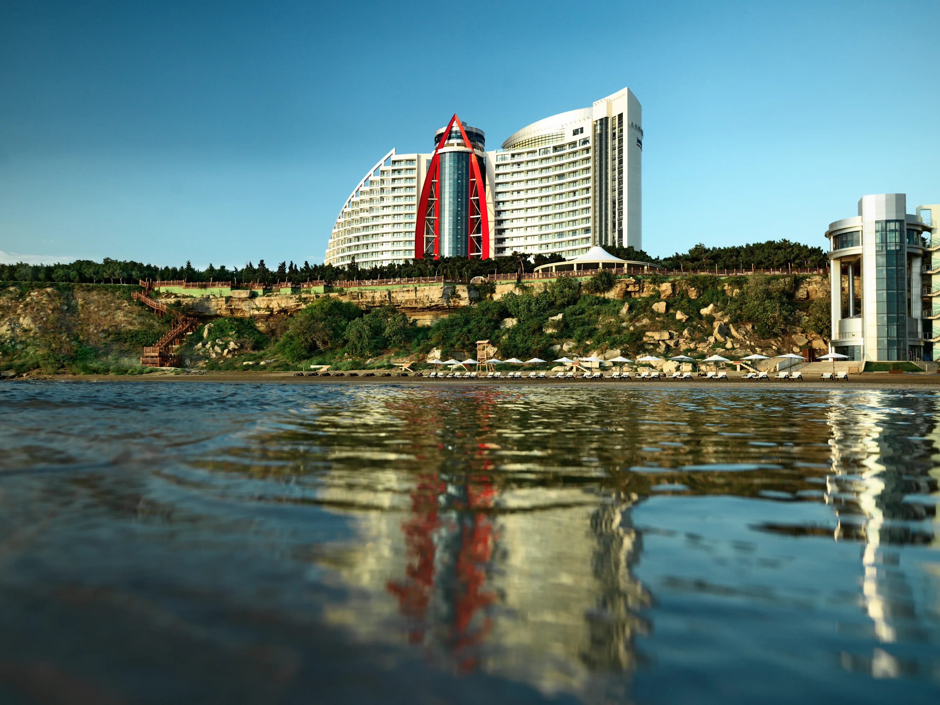 Каспийское море Bilgah Beach. Бильгях Джумейра. Джумейра Бич Баку. Пляж Бильгях в Баку. Курорты азербайджана на море