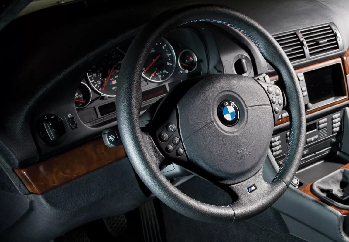 Приборная панель бмв е39. Торпеда е39 bmw. Приборная панель м5 е39. Приборная панель бмв е39. Приборная панель е39 дорестайл.