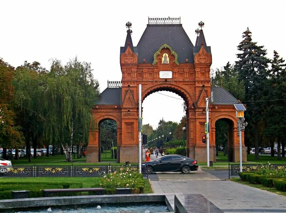 Арко краснодар. Александровская триумфальная арка (царские ворота). александровская триумфальная арка в краснодаре. александровская триумфальная арка (царские ворота), краснодар. александрийская арка краснодар.