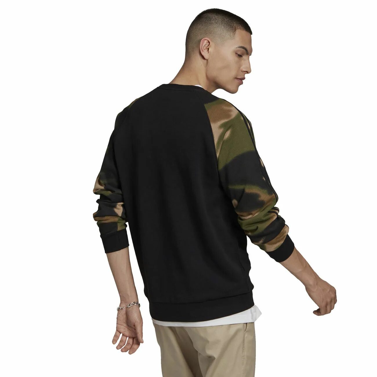 Свитшот crew. Adidas свитшот camo stripes crew. camo crew adidas. adidas original camo crew. gn1858 adidas.