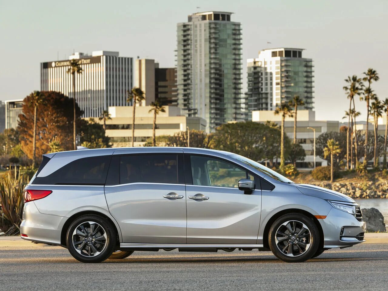 Honda odyssey 5. Honda odyssey 2017. Honda odyssey 2017 hybrid. Honda odyssey v. Honda odyssey v.