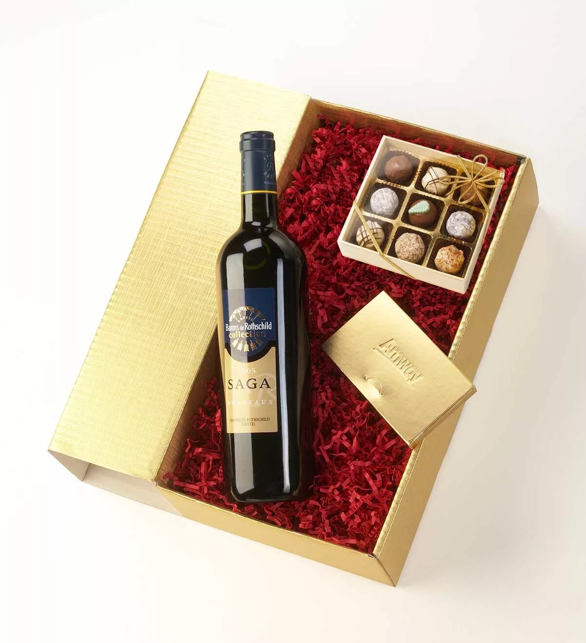 Сувенирной вино. Подарочный набор с вином. Подарочная коробка с вином. Подарочные коробки для вина. Вино в подарок.