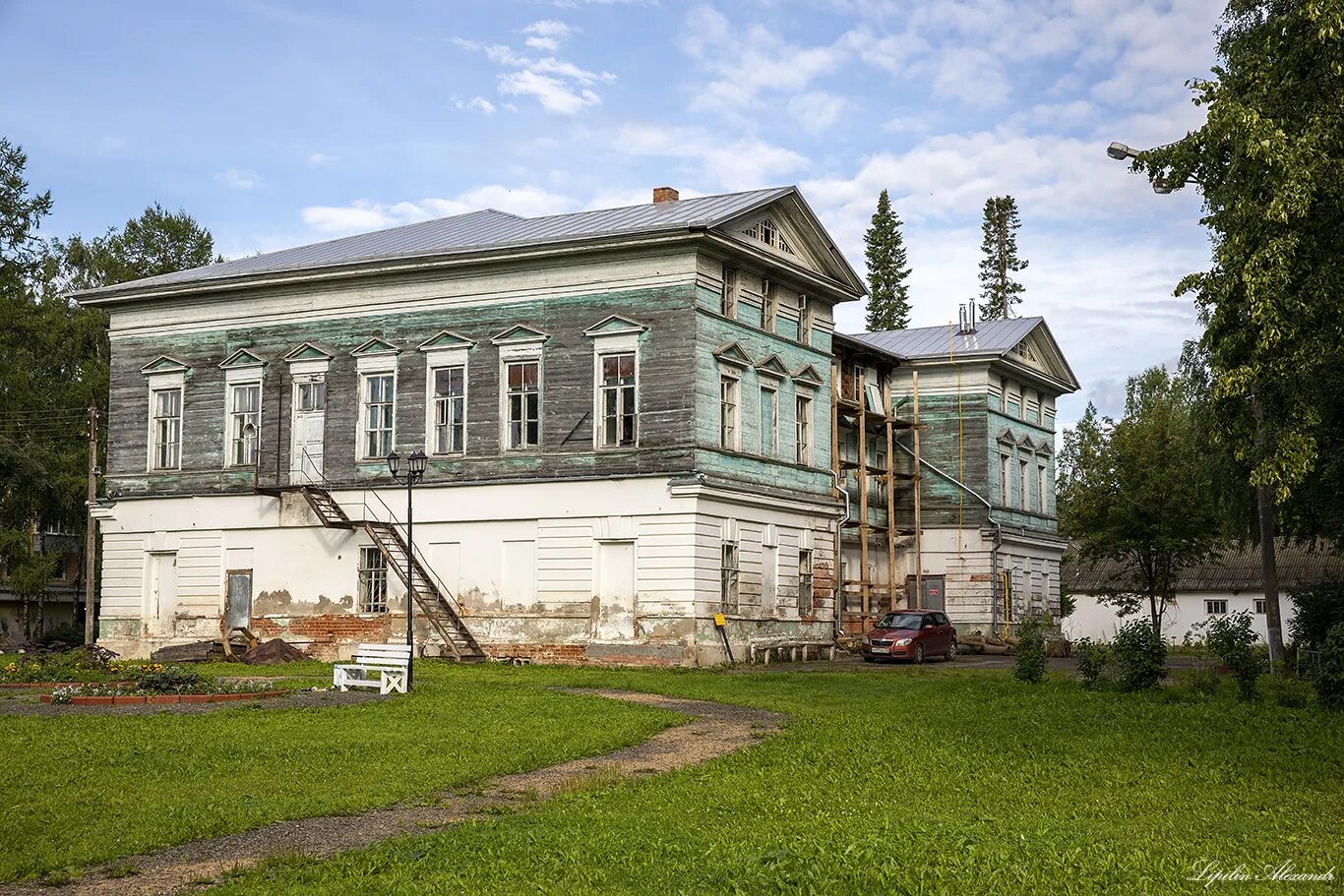 смоленск купеческий фото. купеческий дом астрахань. никольская церковь лебяжье. дом купцов олейниковых валуйки. минусинск дом купца.