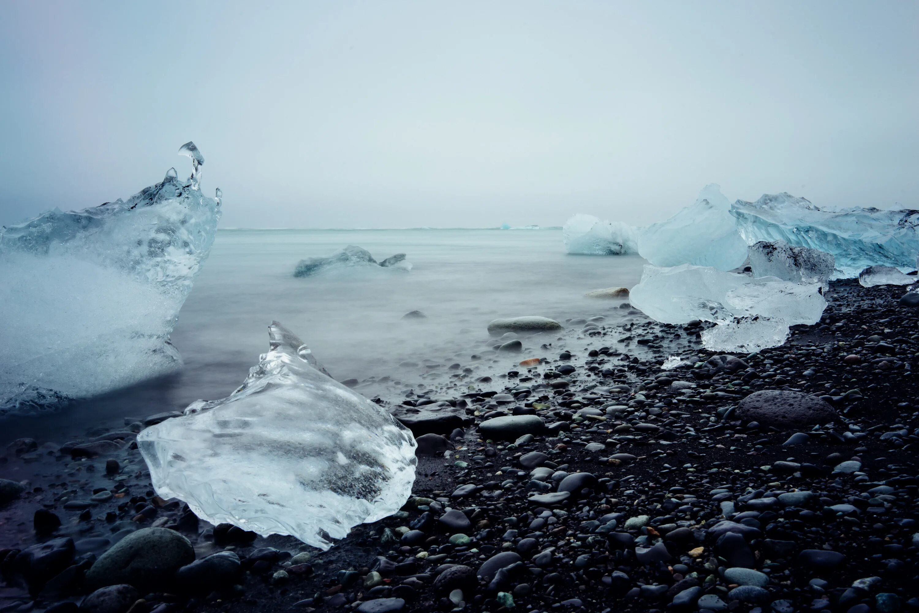 Таяние льдов в Арктике. Ледяное море. Море покрытое льдом. Тает лед. Тихо ночью покрывает лед