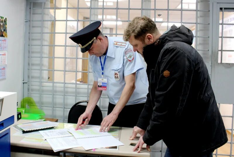 Московский полиция дежурная часть. Начальник дежурной части МВД. Фото дежурной части. Полицейские на дежурстве. Форма дежурной части полиции.