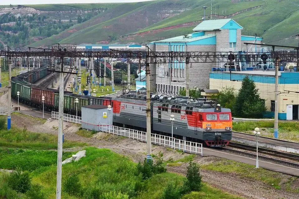 Красноярск-Восточный станция. Локомотивное депо Красноярск. ЖД станция Красноярск Восточный. Красноярская железная дорога сортировочная станция.