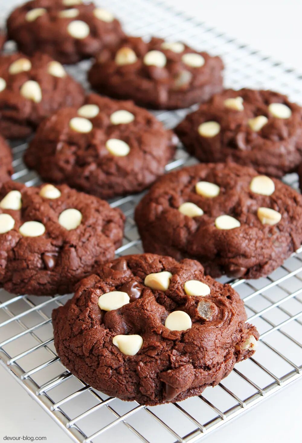 Бакусы печенье. Бакус печенье. Печенье cookies Chocolate with White. Бакус печенье фото. Печенье три шоколада.