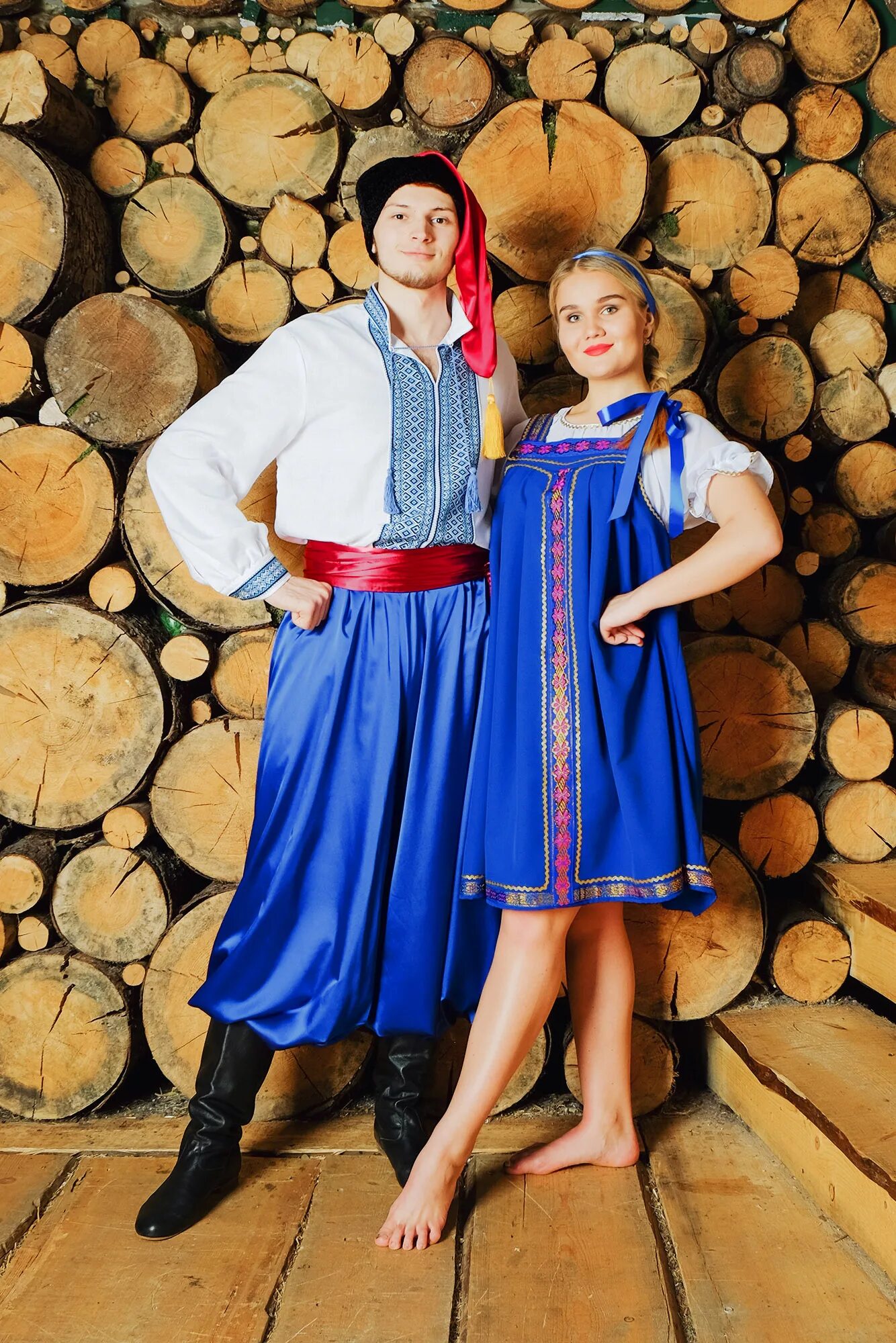 Украинская одежда 6. Украинский костюм. Наряд в русском стиле. Украинская Национальная одежда. Костюмы в русском народном стиле.