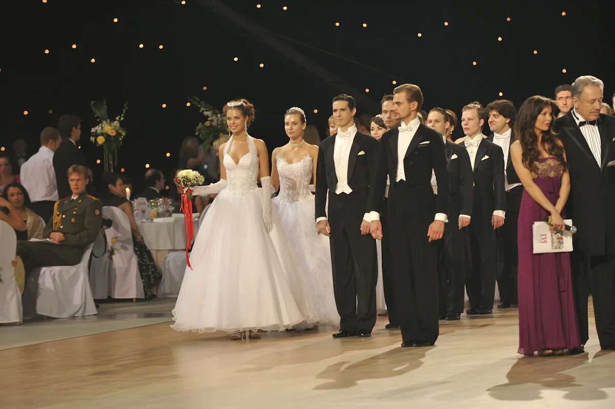 платье дебютантки. бал дебютантов. дебютант. дебютантки татлер. дебютант.