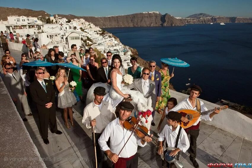 Самая большая греческая. Свадьба греков. Греческая свадьба Даррелы. Свадьба в Греции. Свадебные традиции в Греции.