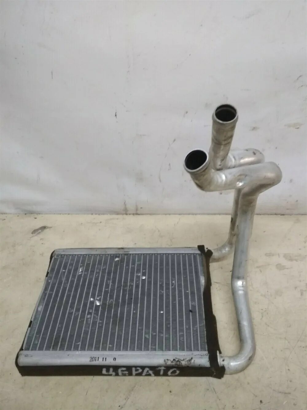 С/у радиатора печки киа рио 2008 год. Радиатор отопителя марк290. Радиатор печки kia ceed 2008. Рамка для радиатора отопления киа церато. Радиатор отопления киа сид 2008.