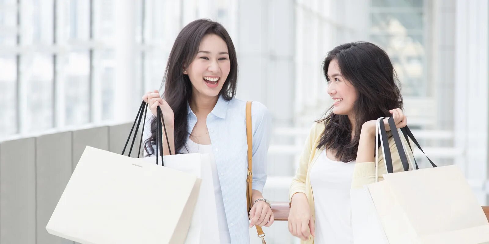 Asian shopping Store. Friendly HR. Chinese Millennials secure loans with nude photos. Asia shopping