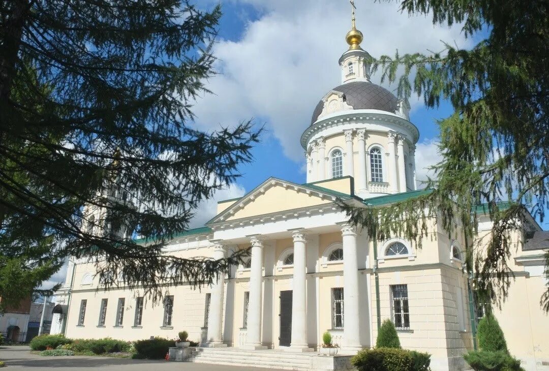 Вознесенский храм сергиев посад расписание. Вознесенский храм сергиев посад расписание. Сергиев посад храм вознесения господня. Сергиев посад церковь гора вознесения. Вознесенский храм вознесенский посад.