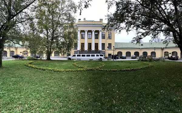 Усадьба воронцовой-дашковой стачек. Усадьба кирьяново в санкт-петербурге. Р. Дворец воронцовой дашковой в шуваловском парке экскурсии. Кирьяново усадьба княгини дашковой.