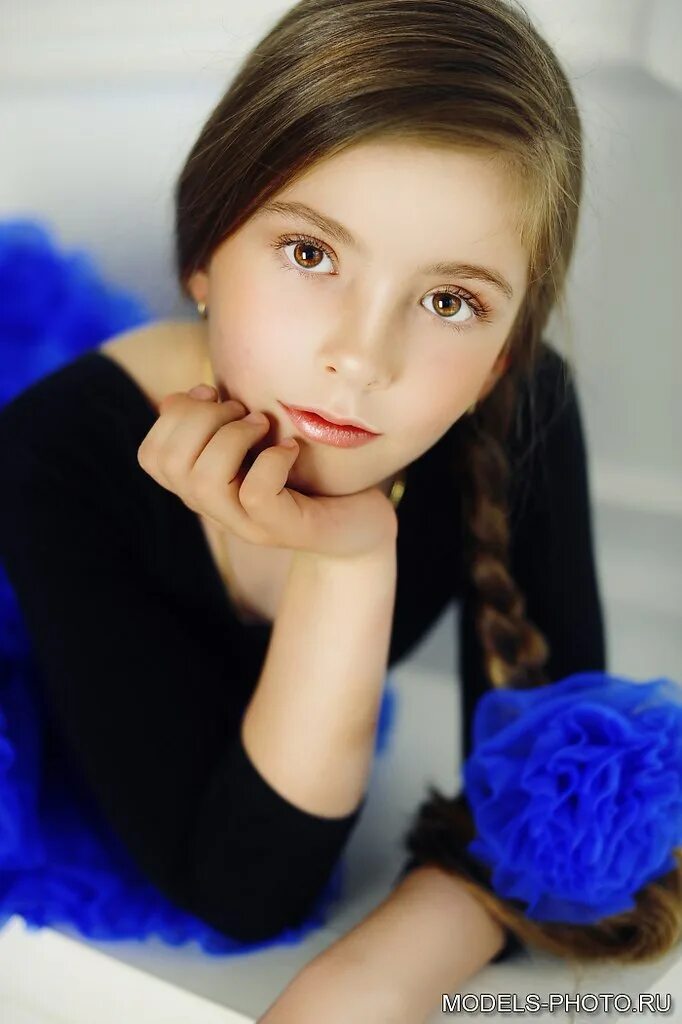 Аня Романова. Красавицы 12 лет. Красивые девушки 9 лет. Девчонка 8 лет.