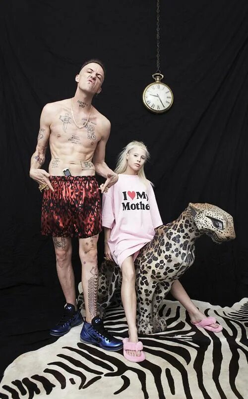 Die antwoord сын. Йоланди фиссер. токки фиссер. токки джонс сын йоланди. die antwoord дети.