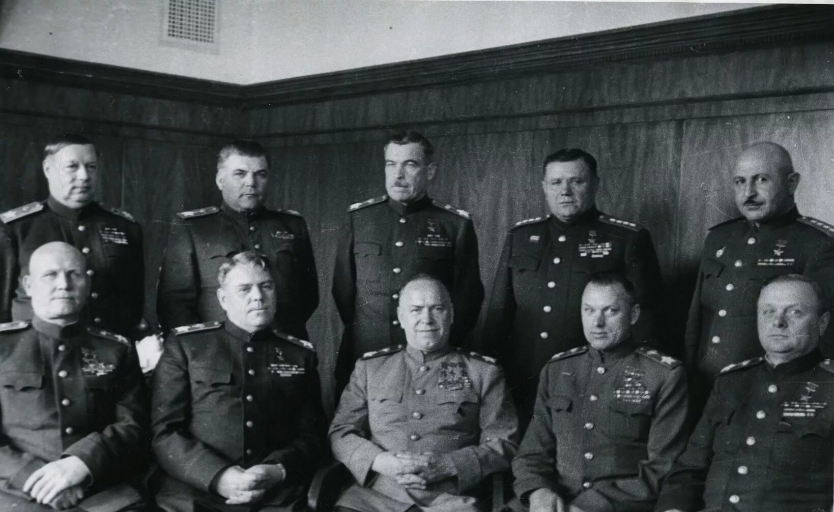 командующие фронтами в 1942 году. захаркин иван григорьевич генерал-полковник. командующие фронтами под сталинградом. рокоссовский конев василевский маршалы. командующий фронтами великой отечественной войны 1941-1945.