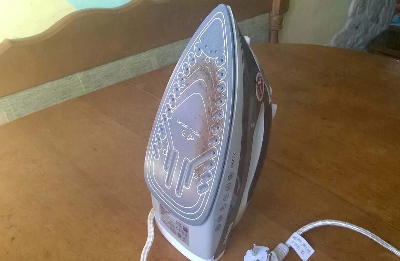 Подошва для утюга батистелла. Утюг тефаль грязная поверхность. Утюг scarlett sc-si30p21. Утюг от инпут лага. Утюг redmond skyiron ri-c255s.