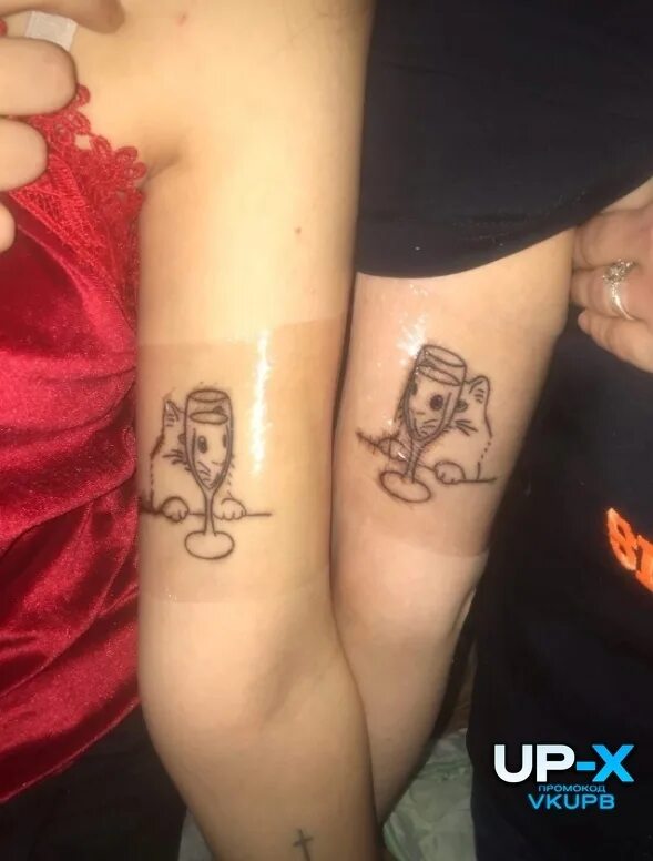 Идеи для парных тату. Парные татуировки для влюбленных. Парное тату 2023. Парные тату 2022 эскизы. Парные татуировки.