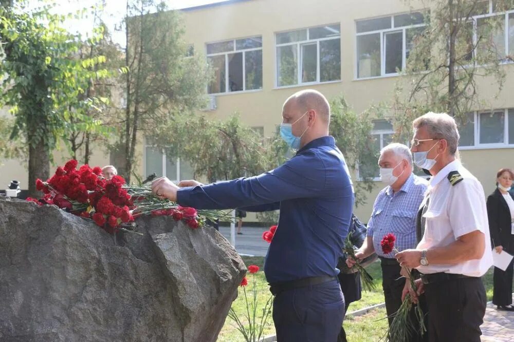Новости крыма керчь. Политех керчь 2018. память керчь 17.10.2018. политехнический колледж в керчи 2025. керченский политехнический колледж 17 октября 2018.