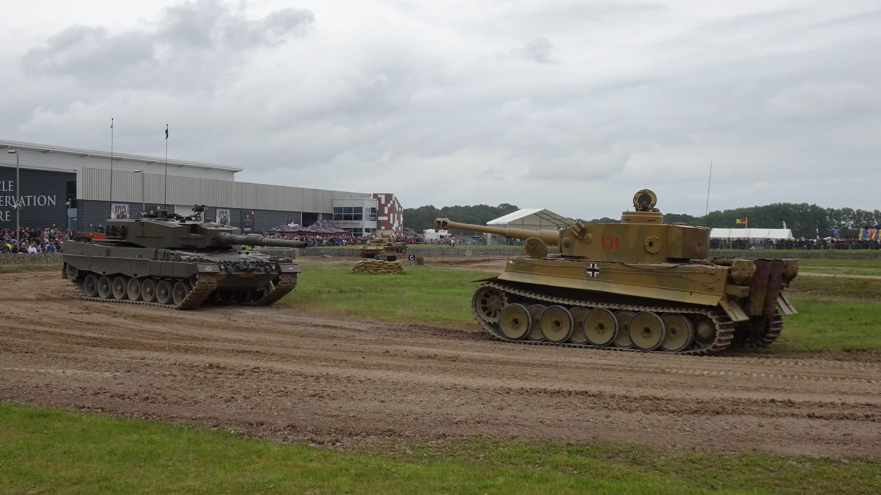 Немецкий танк радиоуправляемый леопард 2 huan qi. Немецкий танк тигр 2. Танк леопард 2. Леопард 2а5 швеция. Танк leopard 2a6.