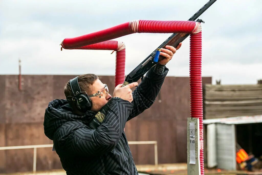 Стрельбище бисерово спортинг. Полигон в москве для стрельбы. Стрелковый тир арсенал. Балашиха полигон стрельбище. Стрелковый полигон в московской области.