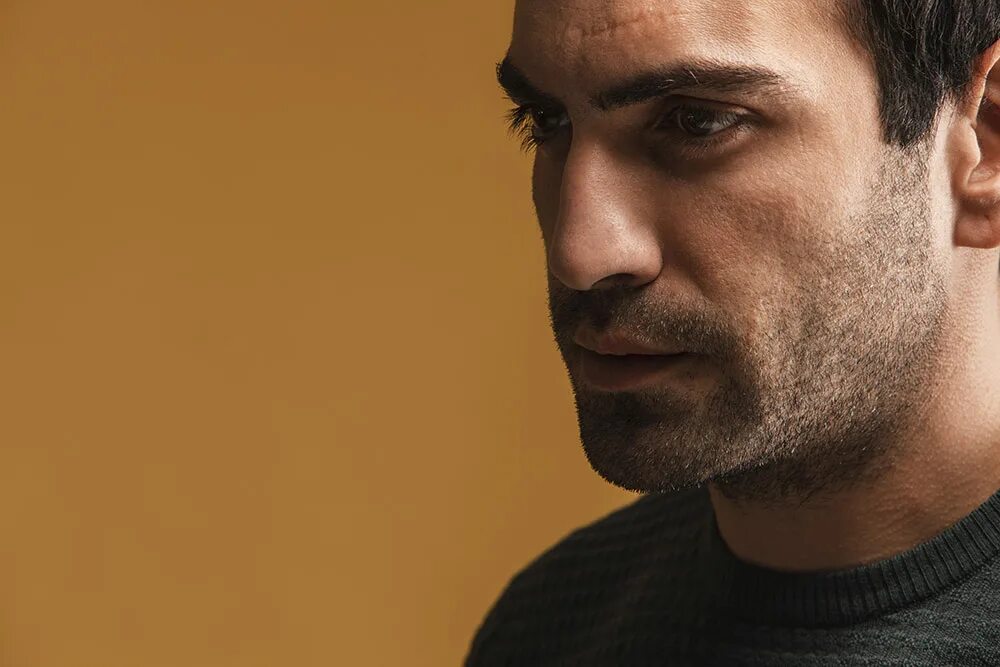 Бугра гюльсой. Озан озтюрк. Бугра гюльсой запретная любовь. Бугра гюльсой запретная любовь. Бугра гюльсой мелик шах.