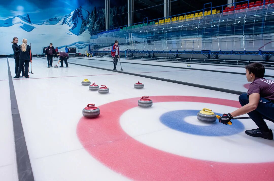 Дмитров кёрлинга центр. Дмитрий николаевич степанов керлинг дмитров. Каток дмитров керлинг. Керлинг любительский. Керлинг дмитров.