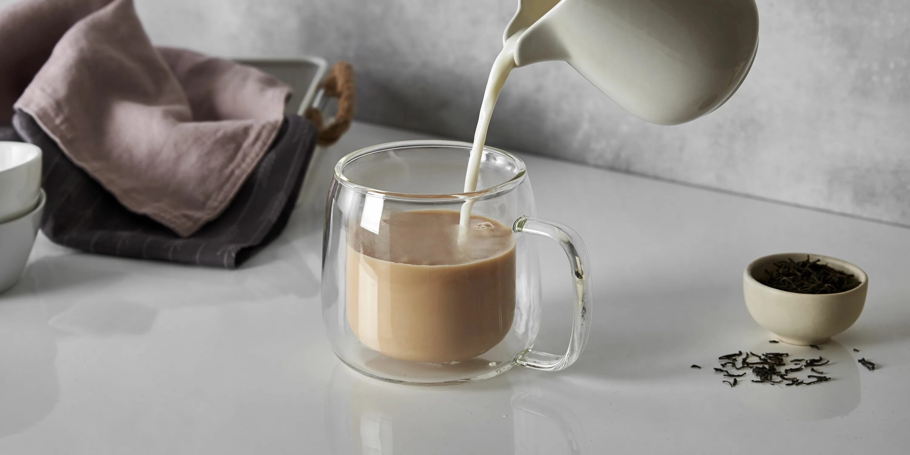 Kirin milk tea. Кофе с молоком. Как и сколько запаривать чай ziya dede milk tea. Kirin milk tea. Royal milk tea.