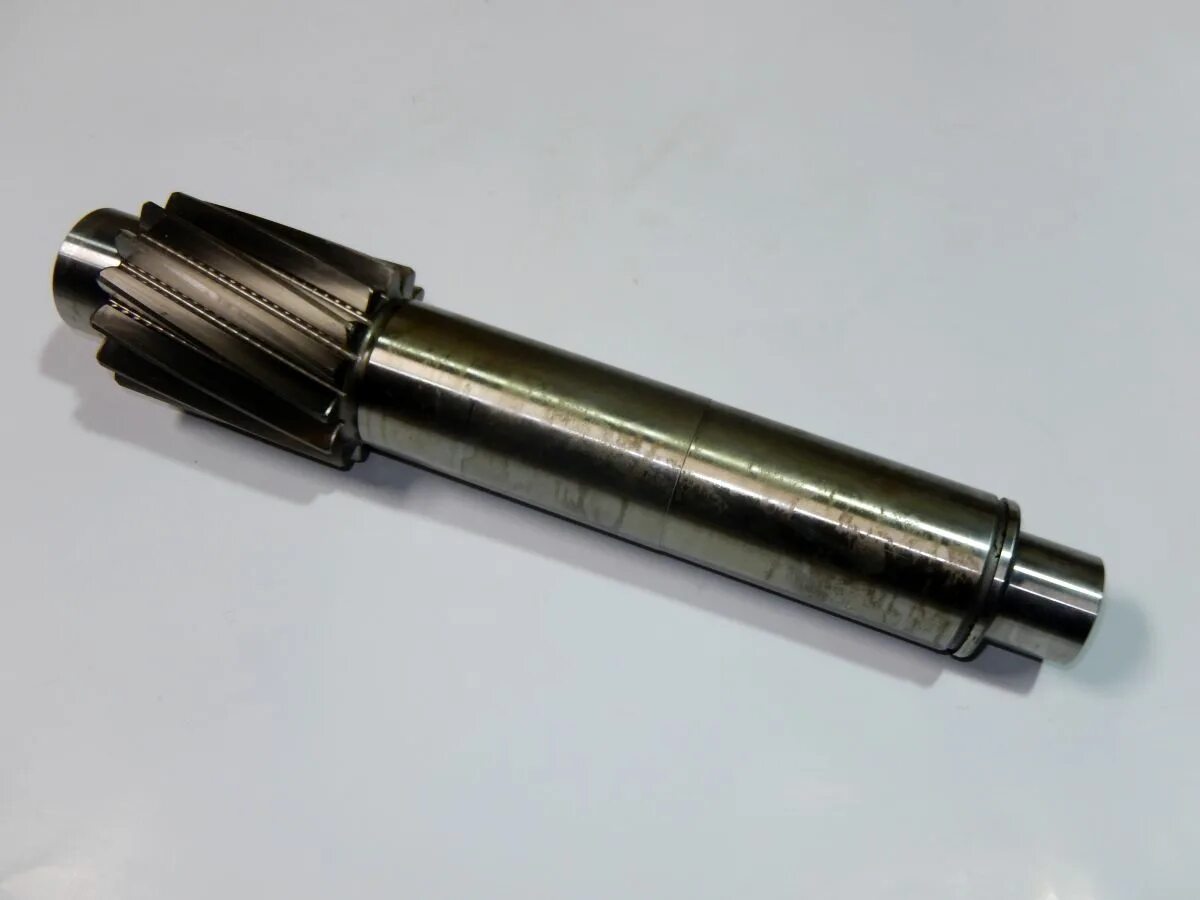 Первичный вал кпп zf. Промежуточный вал кпп zf 9s1310. 1324.303.001 вал промежуточный. вал делителя 9s1310zf. первичный вал кпп zf 9s1310 to.