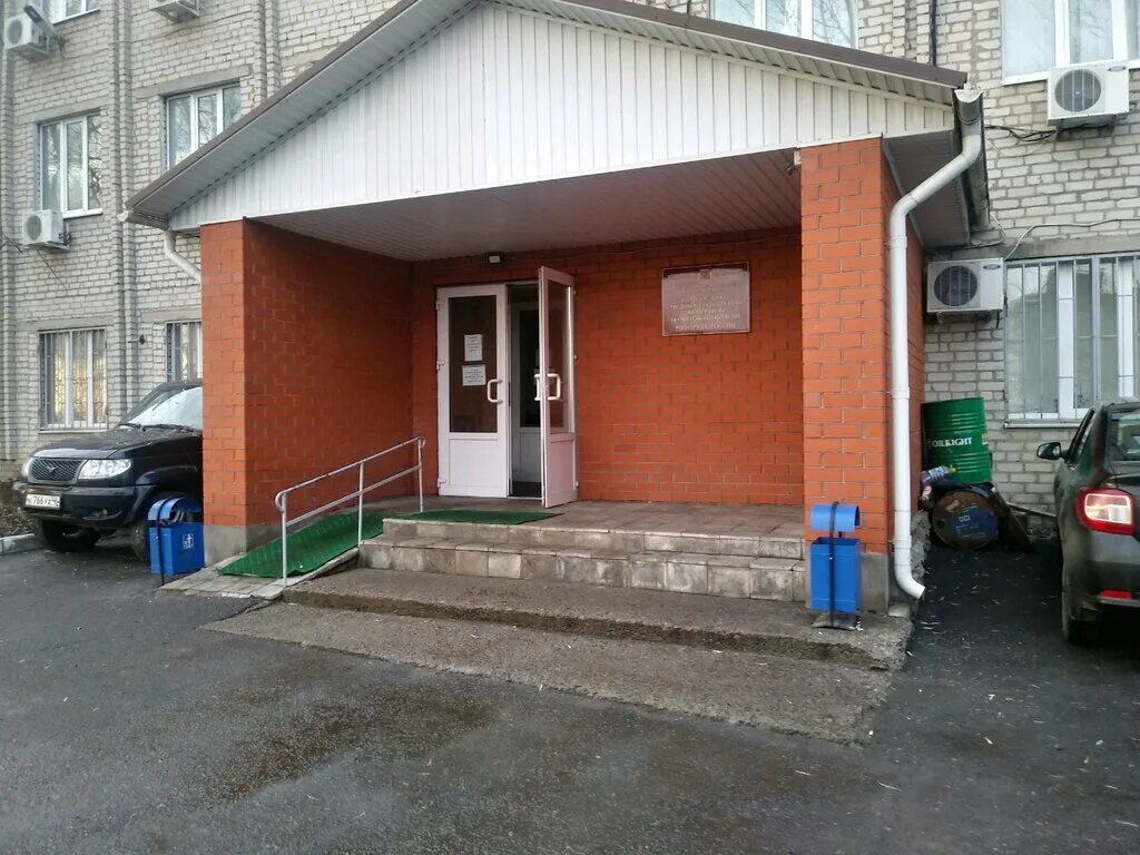 Две дамы-водителя не разъехались на курской улице