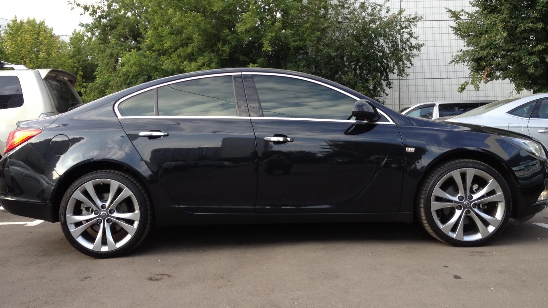 Opel Insignia r17. Opel Insignia на 19 дисках. Opel Insignia на литье. Литье на Опель Инсигния 2014.